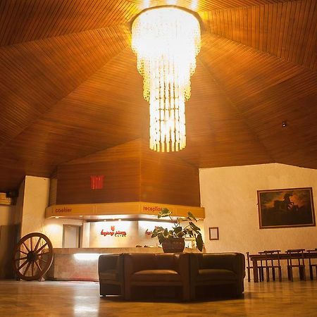Tanjung Plaza Hotel Prigen Zewnętrze zdjęcie