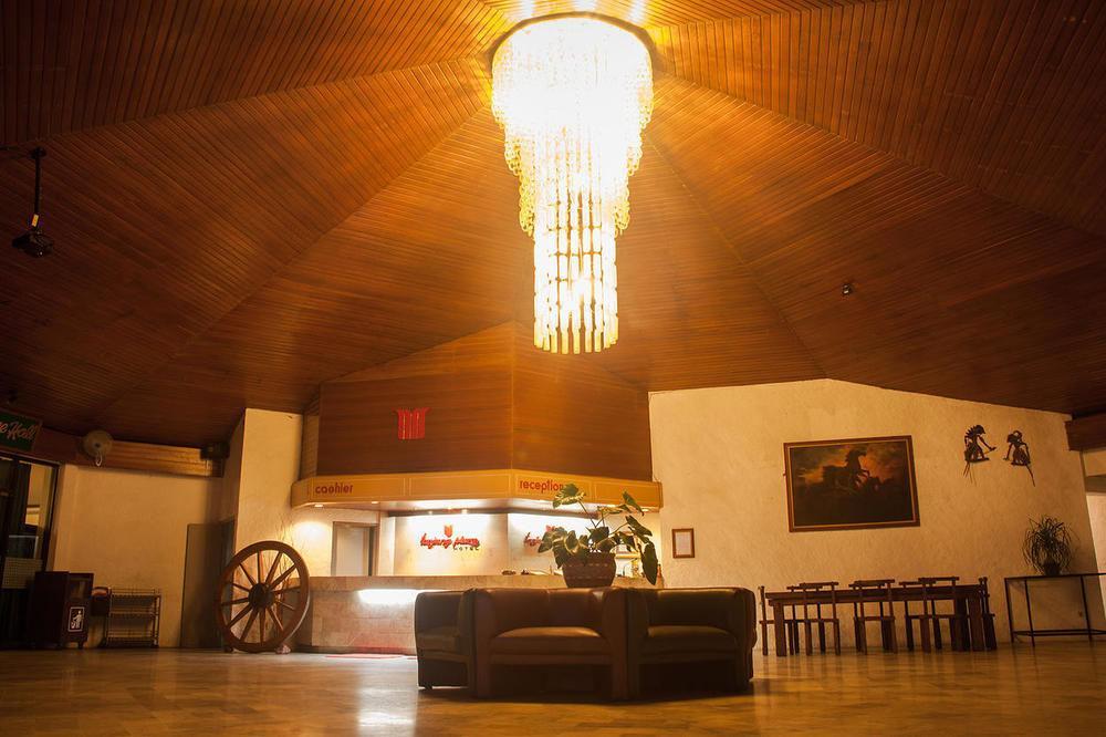 Tanjung Plaza Hotel Prigen Zewnętrze zdjęcie